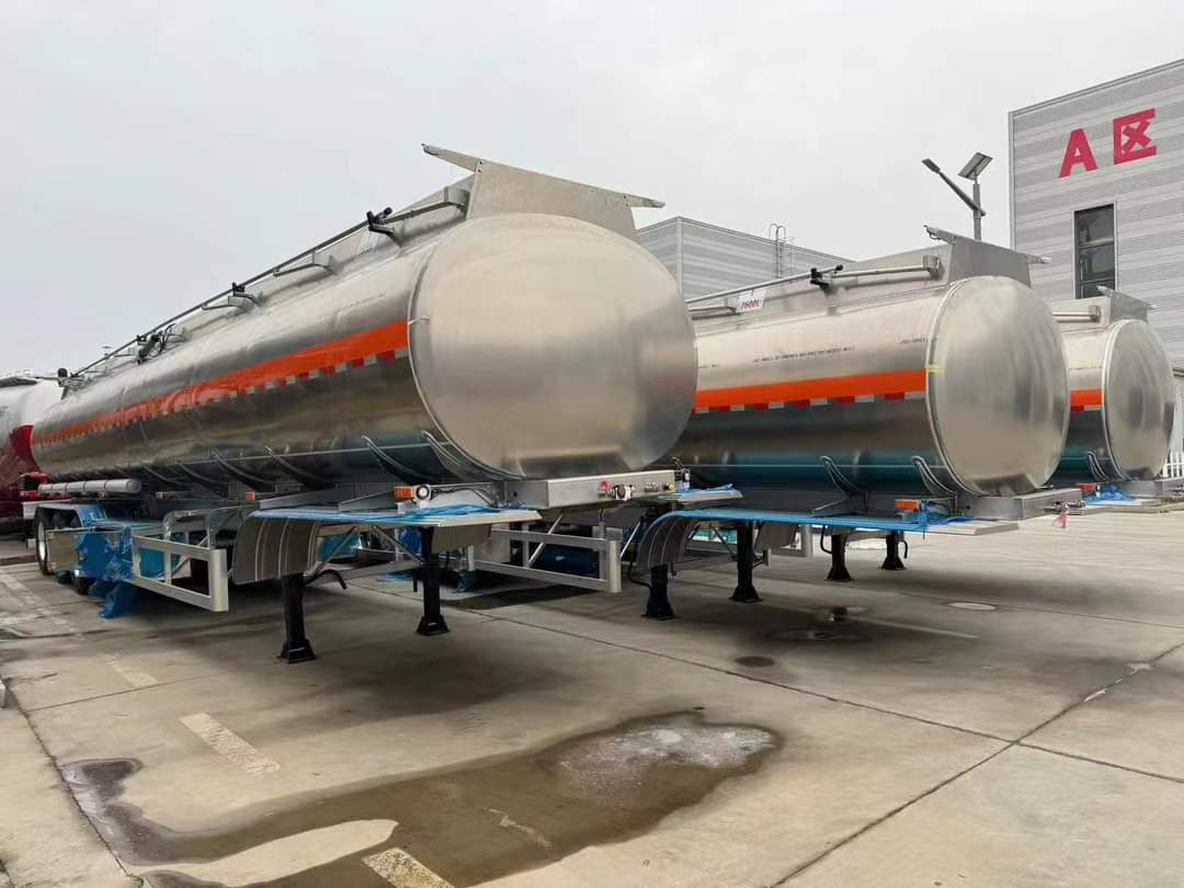38 cubic meter all-aluminum alloy powder tank semi-trailer