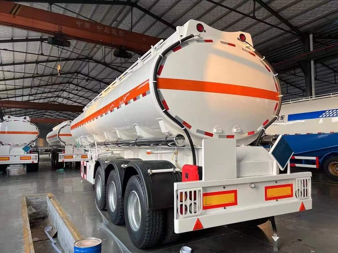 Tank semitrailer custom-made for customers in the Philippines