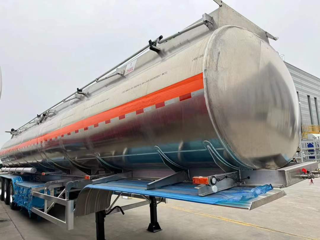 38 cubic meter all-aluminum alloy powder tank semi-trailer