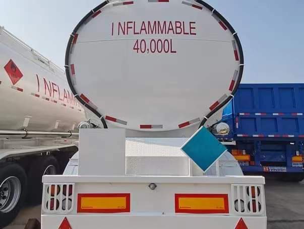 28.7 square meter gray semi-trailer