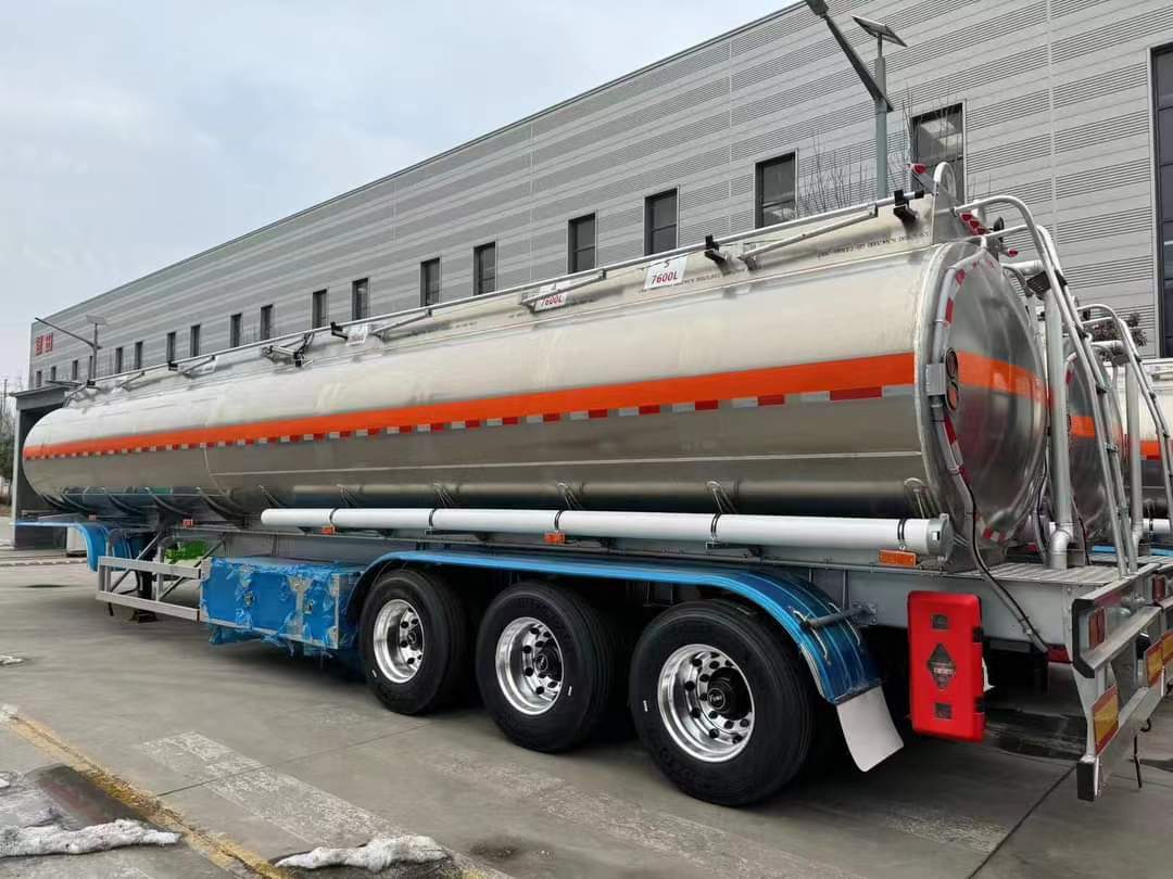 Tank semi-trailers ordered by Filipino customers to transport fuel