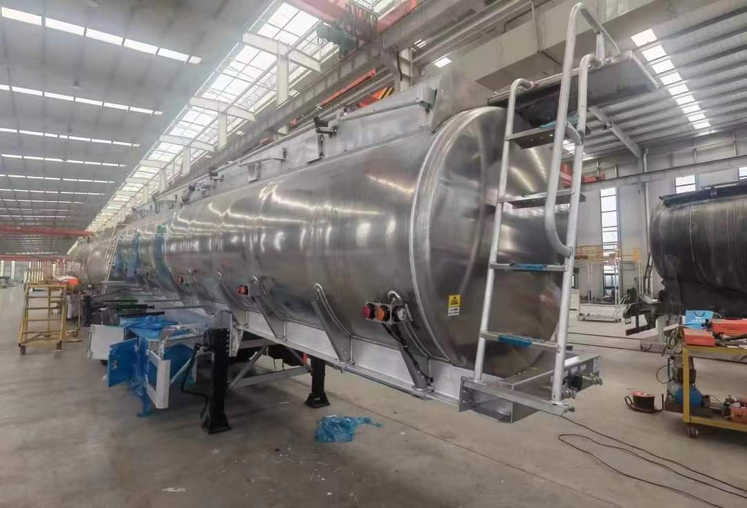 38 cubic meter all-aluminum alloy powder tank semi-trailer