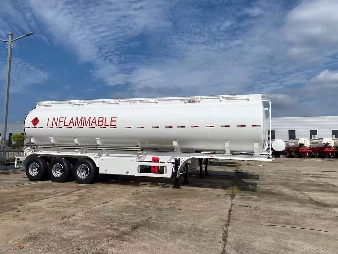 28.7 square meter gray semi-trailer