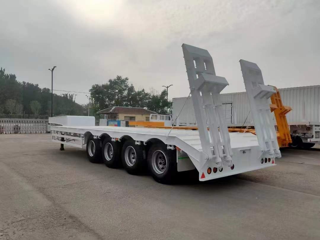 Low-bed semi-trailer transport machinery ordered by Algerian customers