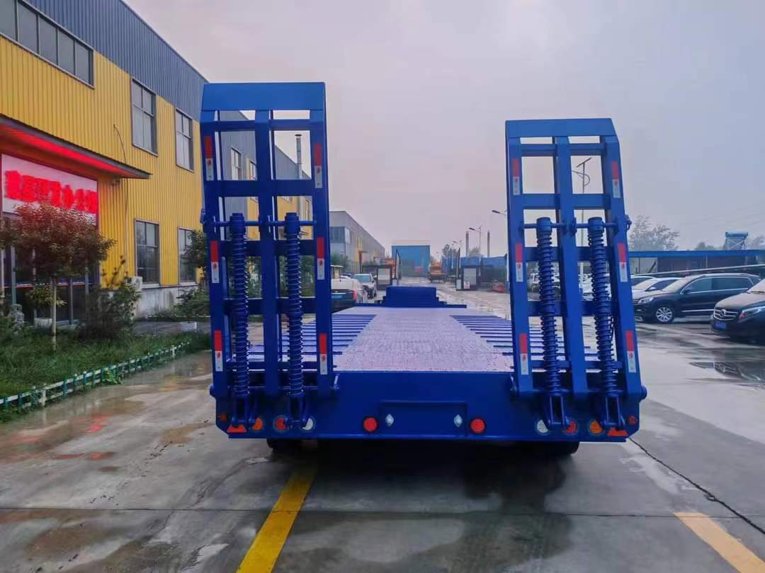 13-meter gooseneck flatbed transport semi-trailer
