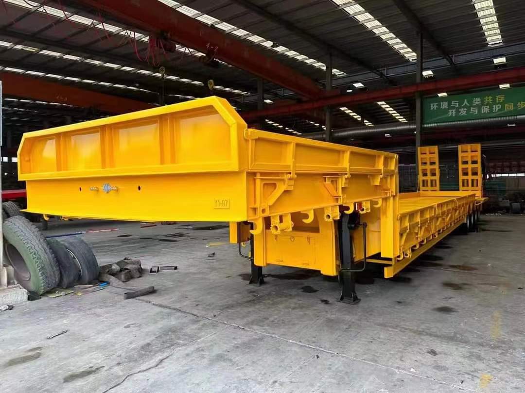 Flatbed semi-trailer transport machinery ordered by Pakistani customers